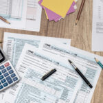 Saving,Concept,-,Tax,Form,,Budget,,Notepad,,Pen,,Calculator